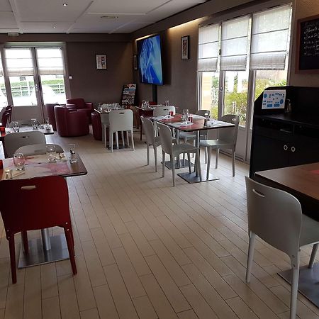 Hotel Restaurant Campanile Aurillac Bagian luar foto
