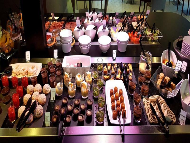Hotel Restaurant Campanile Aurillac Bagian luar foto